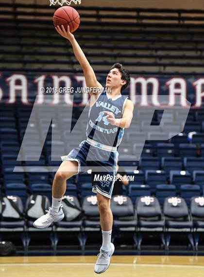 Thumbnail 3 in Valley Christian vs. Oak Park (MaxPreps MLK Classic) photogallery.