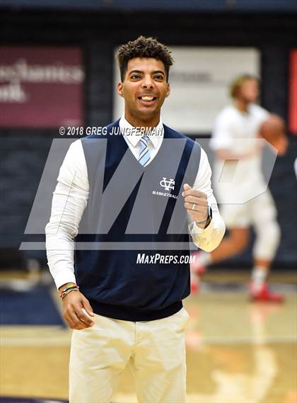 Thumbnail 1 in Valley Christian vs. Oak Park (MaxPreps MLK Classic) photogallery.