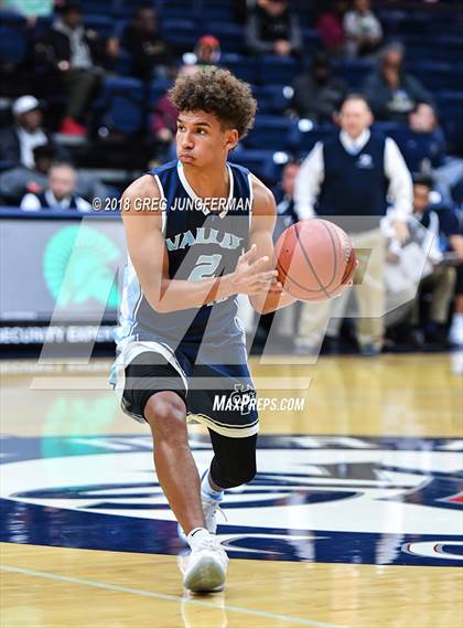 Thumbnail 1 in Valley Christian vs. Oak Park (MaxPreps MLK Classic) photogallery.