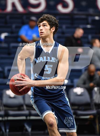 Thumbnail 2 in Valley Christian vs. Oak Park (MaxPreps MLK Classic) photogallery.
