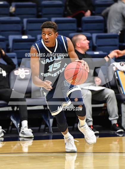 Thumbnail 2 in Valley Christian vs. Oak Park (MaxPreps MLK Classic) photogallery.