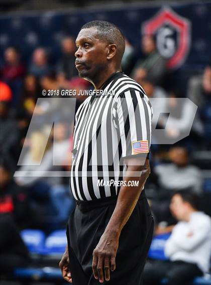 Thumbnail 1 in Valley Christian vs. Oak Park (MaxPreps MLK Classic) photogallery.
