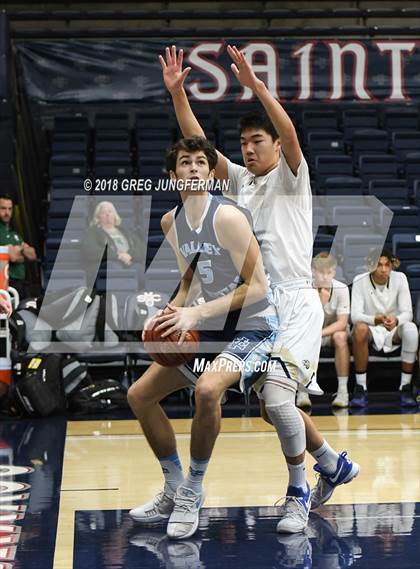 Thumbnail 2 in Valley Christian vs. Oak Park (MaxPreps MLK Classic) photogallery.