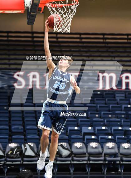Thumbnail 2 in Valley Christian vs. Oak Park (MaxPreps MLK Classic) photogallery.