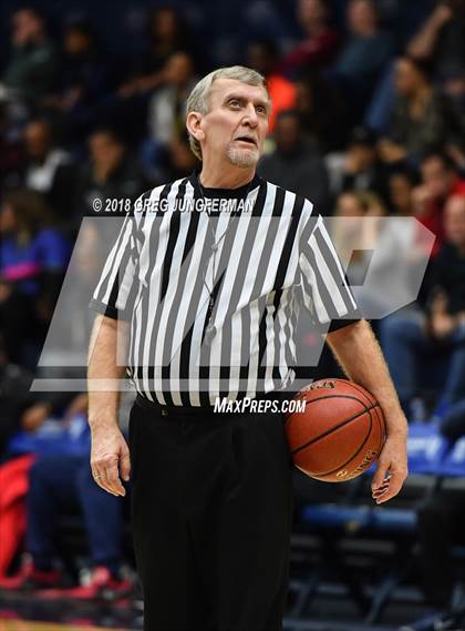 Thumbnail 1 in Valley Christian vs. Oak Park (MaxPreps MLK Classic) photogallery.