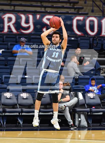 Thumbnail 2 in Valley Christian vs. Oak Park (MaxPreps MLK Classic) photogallery.