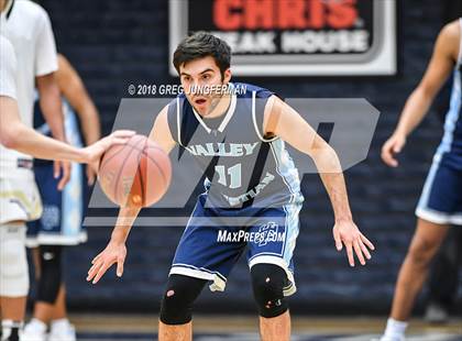 Thumbnail 3 in Valley Christian vs. Oak Park (MaxPreps MLK Classic) photogallery.