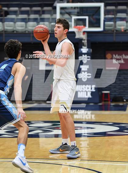 Thumbnail 2 in Valley Christian vs. Oak Park (MaxPreps MLK Classic) photogallery.