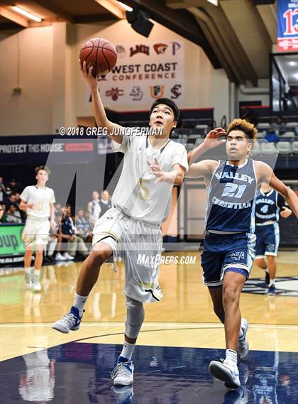 Thumbnail 1 in Valley Christian vs. Oak Park (MaxPreps MLK Classic) photogallery.