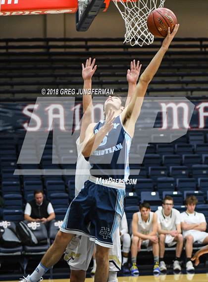 Thumbnail 1 in Valley Christian vs. Oak Park (MaxPreps MLK Classic) photogallery.