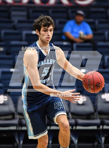 Thumbnail 1 in Valley Christian vs. Oak Park (MaxPreps MLK Classic) photogallery.