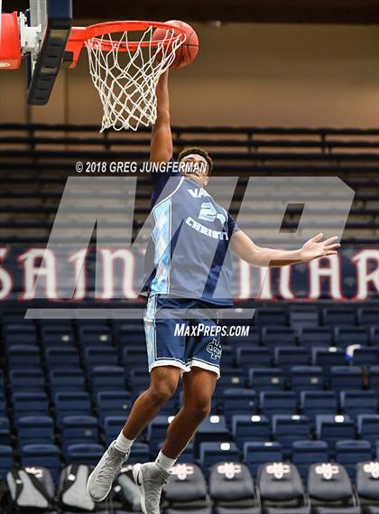Thumbnail 3 in Valley Christian vs. Oak Park (MaxPreps MLK Classic) photogallery.