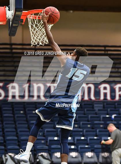 Thumbnail 3 in Valley Christian vs. Oak Park (MaxPreps MLK Classic) photogallery.