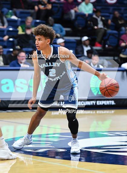 Thumbnail 3 in Valley Christian vs. Oak Park (MaxPreps MLK Classic) photogallery.