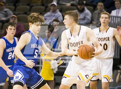 Thumbnail 3 in Highlands vs Cooper (KHSAA Ninth Region) photogallery.
