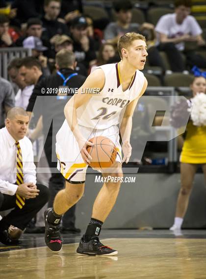 Thumbnail 3 in Highlands vs Cooper (KHSAA Ninth Region) photogallery.