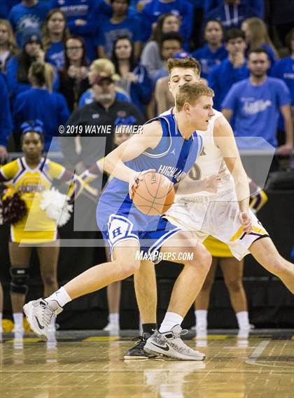 Thumbnail 2 in Highlands vs Cooper (KHSAA Ninth Region) photogallery.