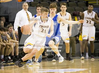 Thumbnail 2 in Highlands vs Cooper (KHSAA Ninth Region) photogallery.