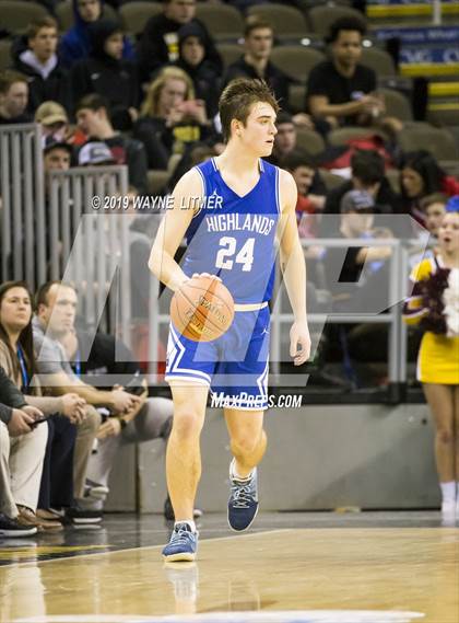 Thumbnail 2 in Highlands vs Cooper (KHSAA Ninth Region) photogallery.
