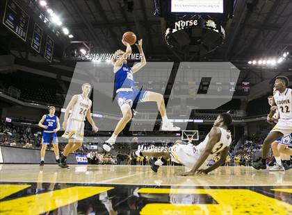 Thumbnail 1 in Highlands vs Cooper (KHSAA Ninth Region) photogallery.