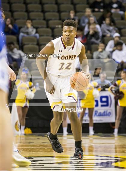 Thumbnail 2 in Highlands vs Cooper (KHSAA Ninth Region) photogallery.