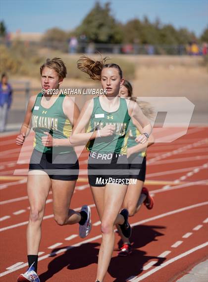 Thumbnail 3 in Los Lunas Track and Field Meet  photogallery.