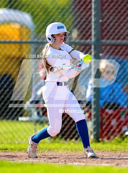 Thumbnail 2 in Bishop Ludden vs Cato-Meridian photogallery.