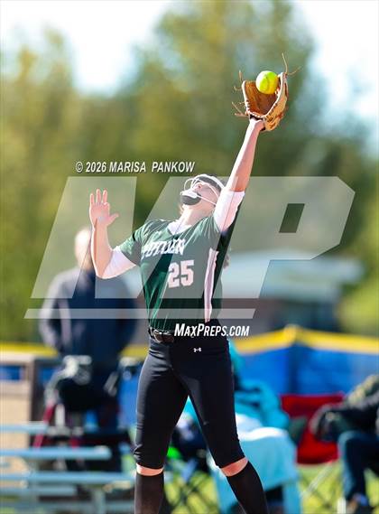Thumbnail 3 in Bishop Ludden vs Cato-Meridian photogallery.