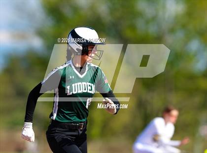 Thumbnail 1 in Bishop Ludden vs Cato-Meridian photogallery.