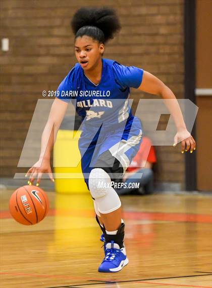 Thumbnail 1 in Upper Dublin vs. Dillard (NIKE Tournament of Champions) photogallery.