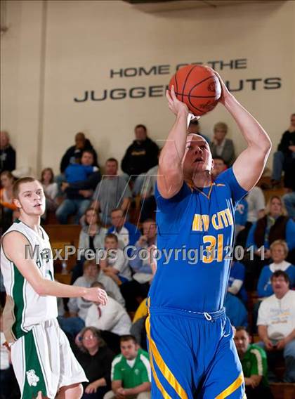 Thumbnail 2 in Newport Central Catholic vs Bishop Brossart (Lloyd Memorial Classic) photogallery.