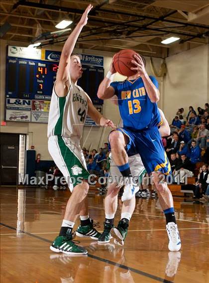 Thumbnail 3 in Newport Central Catholic vs Bishop Brossart (Lloyd Memorial Classic) photogallery.