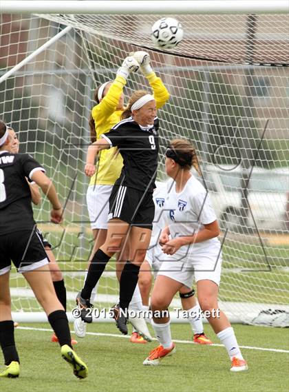 Thumbnail 2 in Blue Valley Northwest vs. Washburn Rural (KSHSAA 6A Final) photogallery.