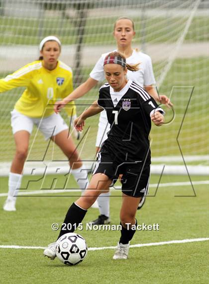 Thumbnail 3 in Blue Valley Northwest vs. Washburn Rural (KSHSAA 6A Final) photogallery.