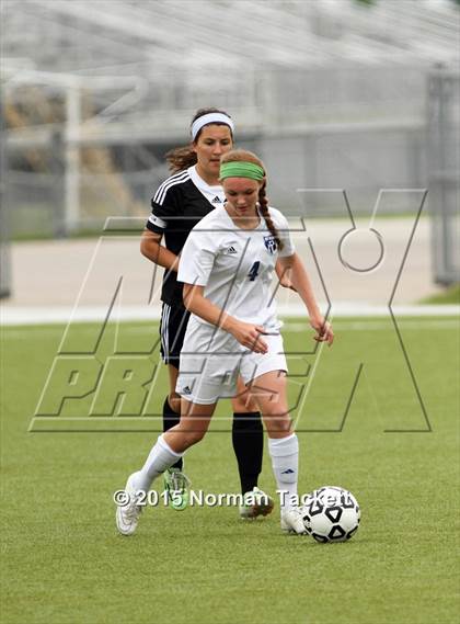 Thumbnail 2 in Blue Valley Northwest vs. Washburn Rural (KSHSAA 6A Final) photogallery.