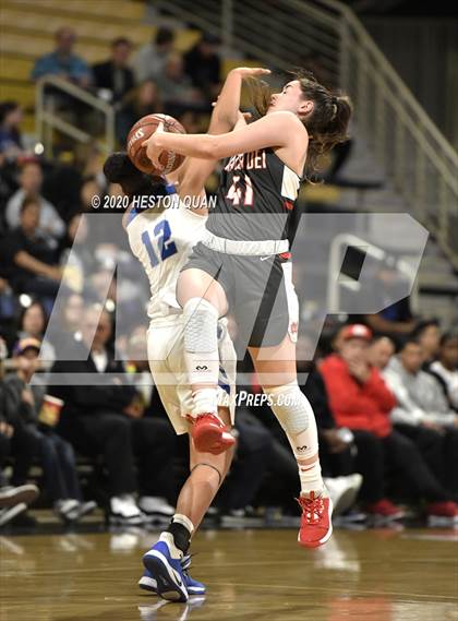 Thumbnail 3 in Mater Dei vs. Windward (CIF-SS Open Division) photogallery.