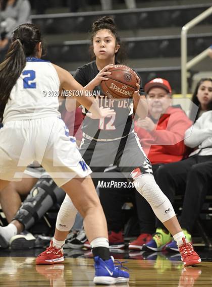 Thumbnail 2 in Mater Dei vs. Windward (CIF-SS Open Division) photogallery.