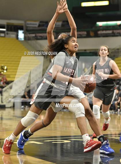 Thumbnail 1 in Mater Dei vs. Windward (CIF-SS Open Division) photogallery.