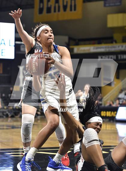 Thumbnail 1 in Mater Dei vs. Windward (CIF-SS Open Division) photogallery.