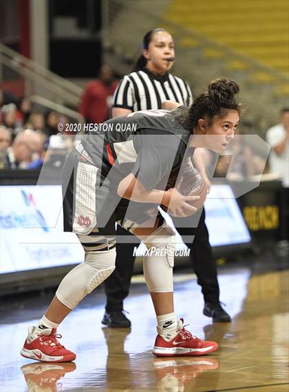 Thumbnail 3 in Mater Dei vs. Windward (CIF-SS Open Division) photogallery.