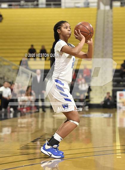 Thumbnail 1 in Mater Dei vs. Windward (CIF-SS Open Division) photogallery.