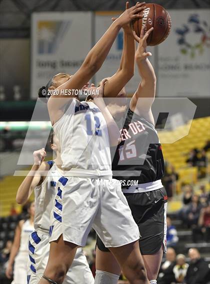 Thumbnail 3 in Mater Dei vs. Windward (CIF-SS Open Division) photogallery.
