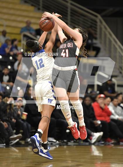 Thumbnail 2 in Mater Dei vs. Windward (CIF-SS Open Division) photogallery.