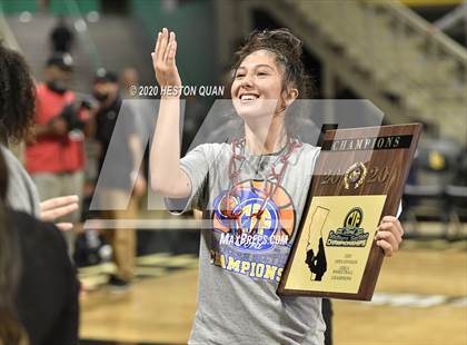 Thumbnail 3 in Mater Dei vs. Windward (CIF-SS Open Division) photogallery.