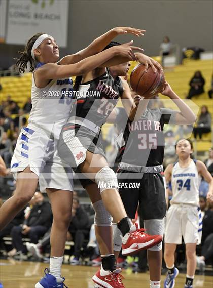Thumbnail 2 in Mater Dei vs. Windward (CIF-SS Open Division) photogallery.