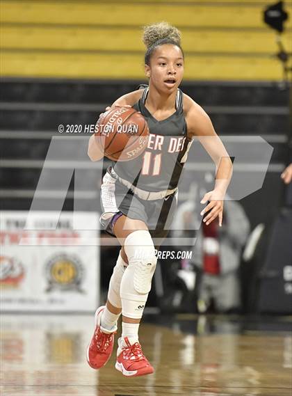 Thumbnail 2 in Mater Dei vs. Windward (CIF-SS Open Division) photogallery.