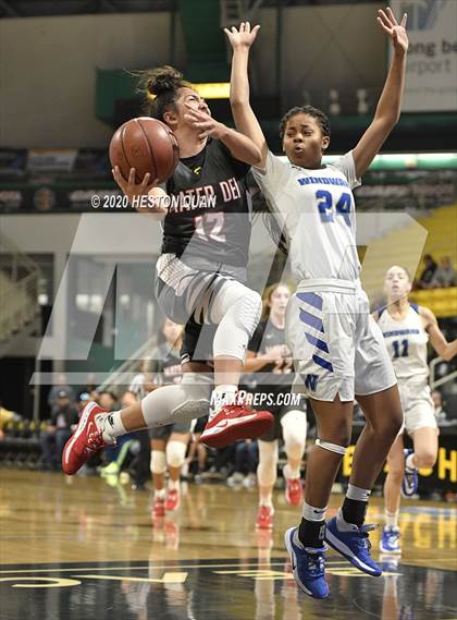 Thumbnail 3 in Mater Dei vs. Windward (CIF-SS Open Division) photogallery.