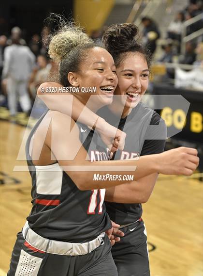 Thumbnail 2 in Mater Dei vs. Windward (CIF-SS Open Division) photogallery.