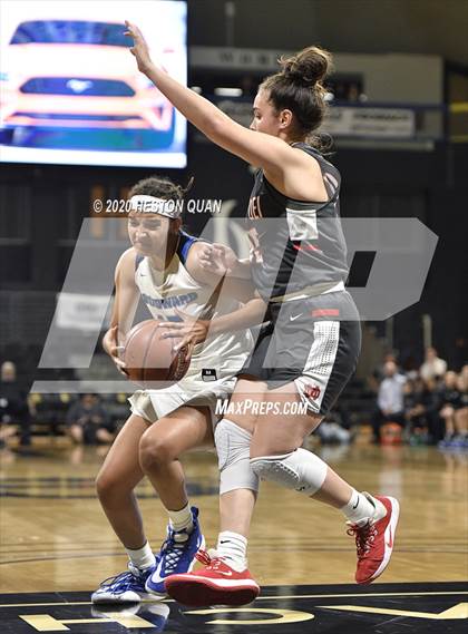Thumbnail 1 in Mater Dei vs. Windward (CIF-SS Open Division) photogallery.