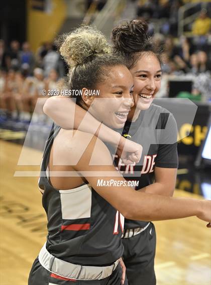 Thumbnail 3 in Mater Dei vs. Windward (CIF-SS Open Division) photogallery.